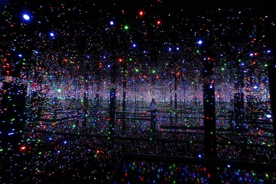 Seni Surreal Indah