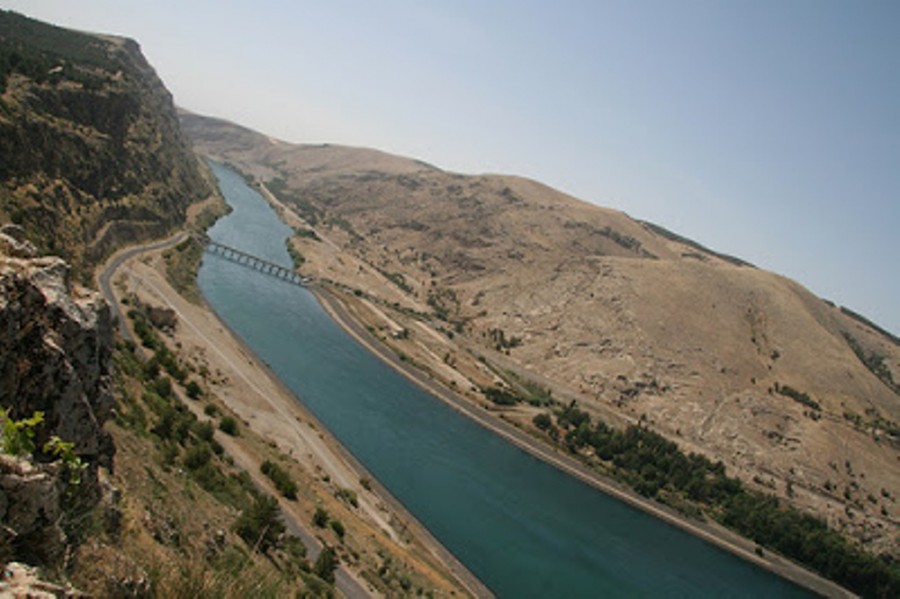 Fakta Seputar Sungai Eufrat yang Semakin Surut