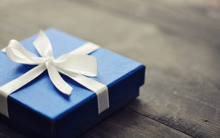 kado ualng tahun unik