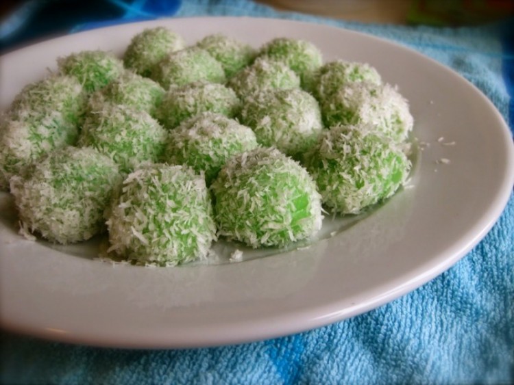 Membuat Klepon