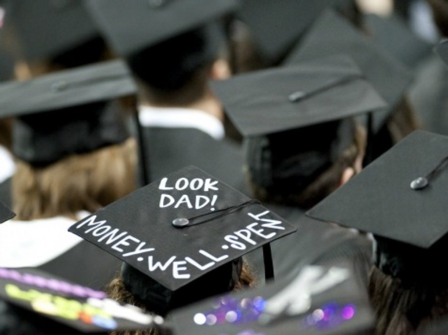 9 Topi Wisuda yang Unik, Lucu, dan Keren