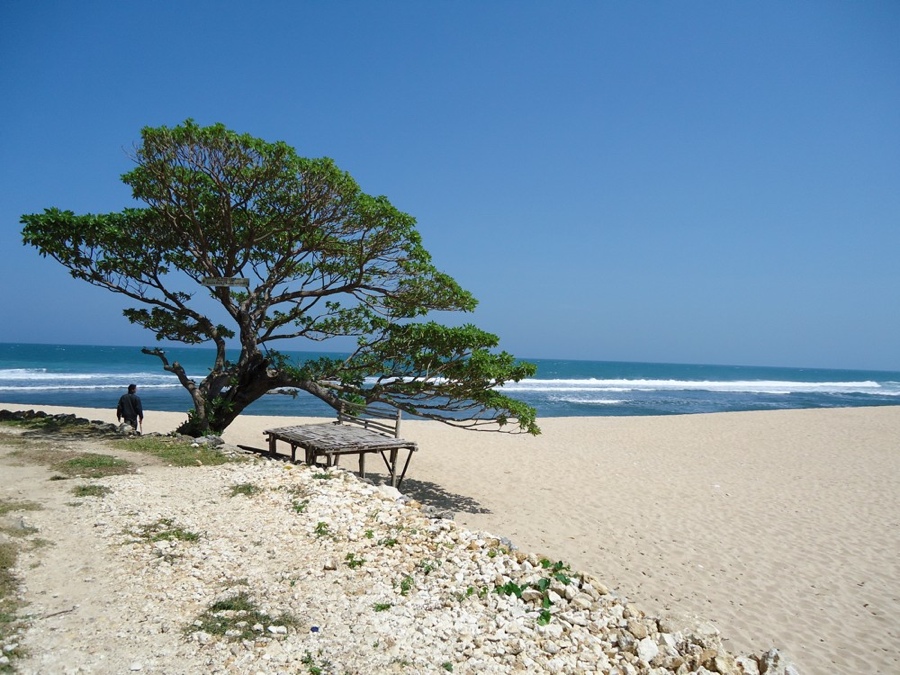 Pantai Pok Tunggal di Tepus, Gunungkidul, Yogyakarta, Indonesia