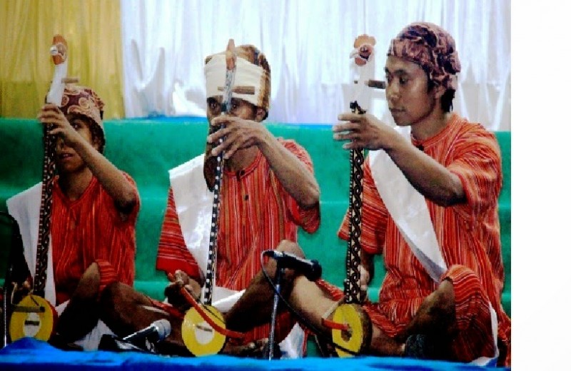 44 Gambar  Alat  Musik  Tradisional  Indonesia Serta Daerah  Asal 