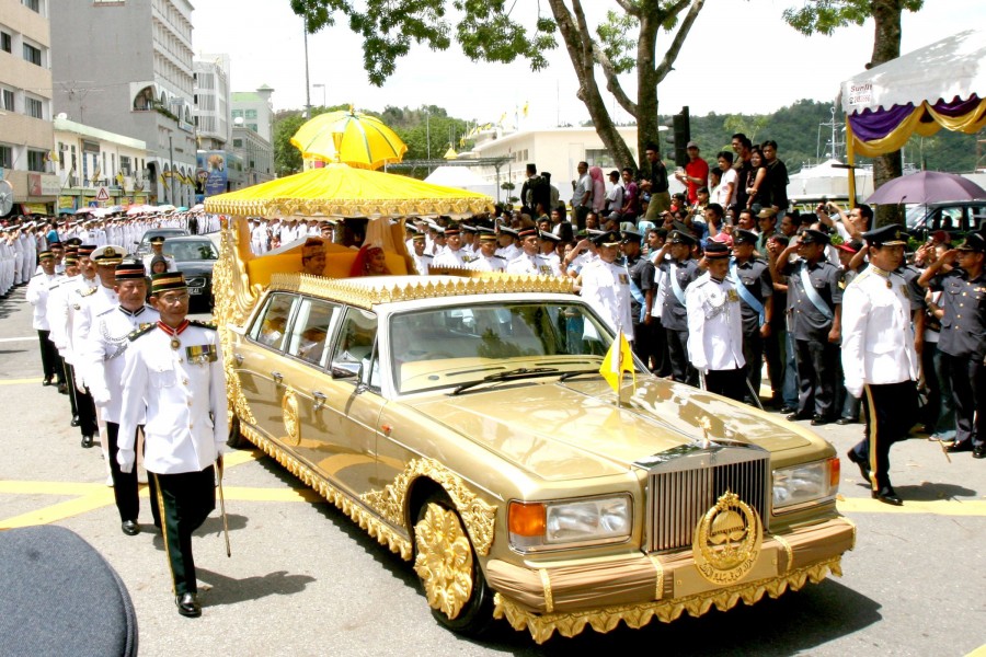  Koleksi Mobil Mewah Milik Sultan Brunei