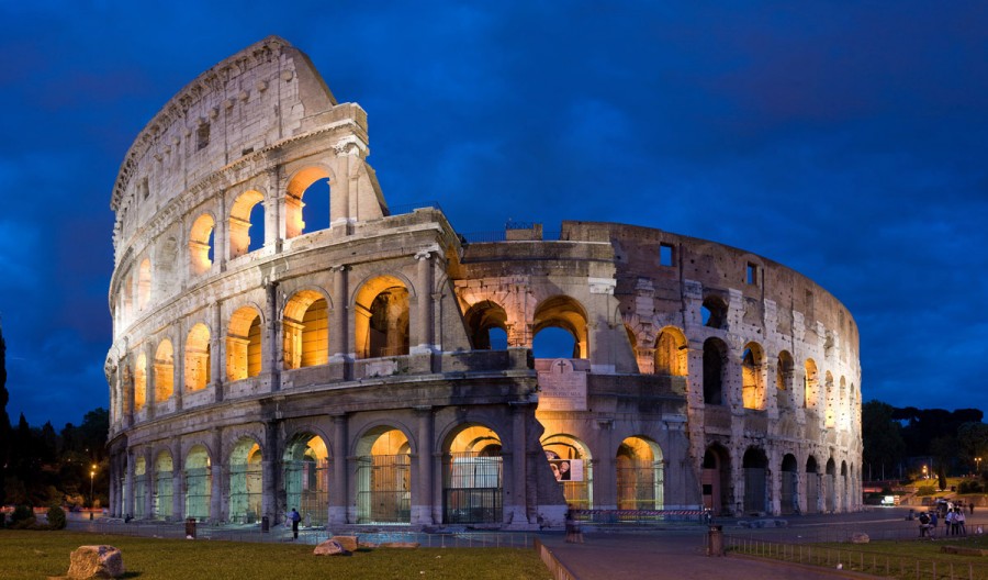 Keajaiban Dunia Roman Colosseum, Roma Italia
