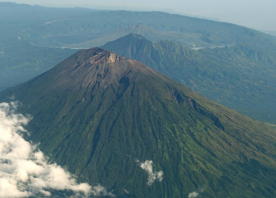 Daftar Gunung Meletus yang Pernah Terjadi di Indonesia