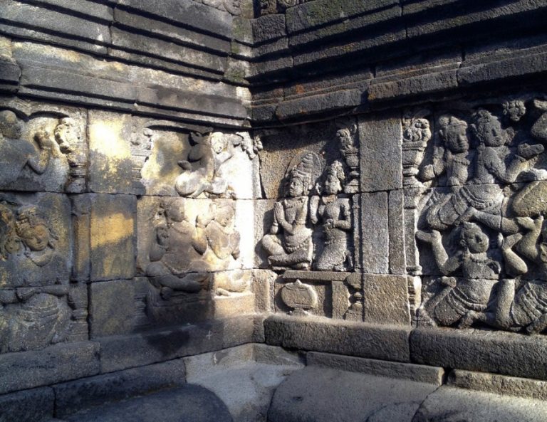 Gambar Candi Borobudur: Bagian Candi Beserta Penjelasannya