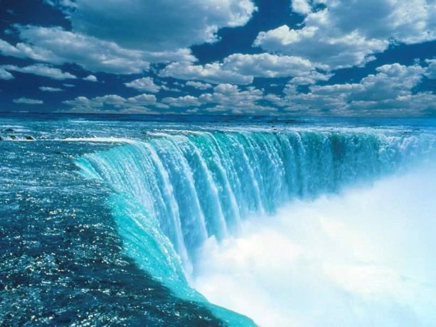 Eksotisnya Air Biru Niagara