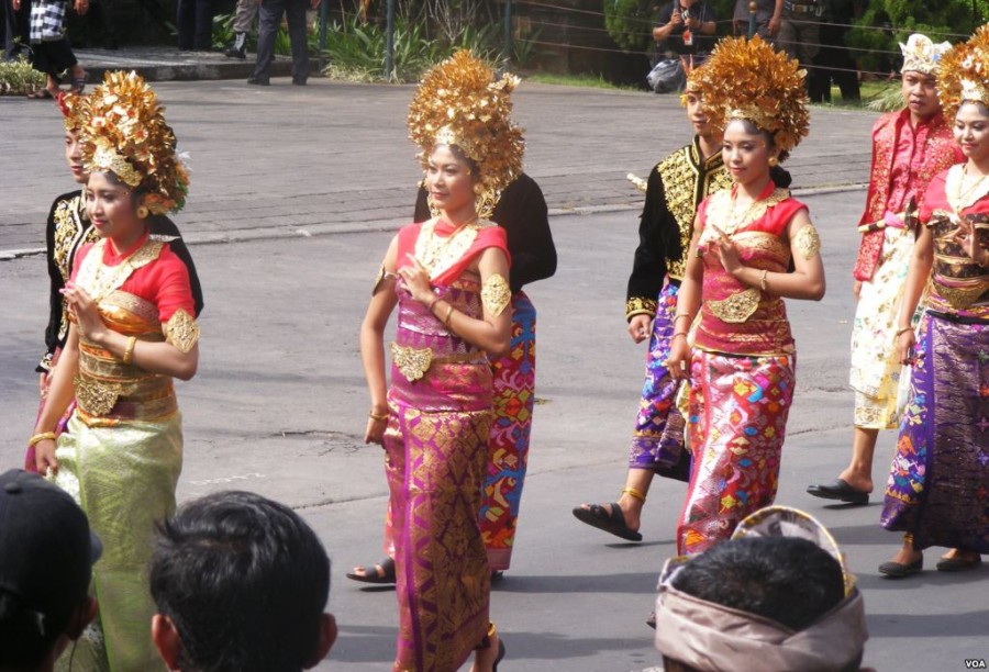 6 Aksesoris Ini Harus Ada Pada Pakaian  Adat  Wanita  Bali  