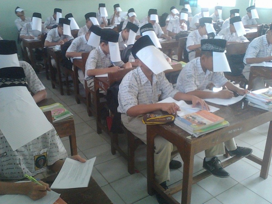 5 Cara Unik Untuk Mencegah Siswa  Menyontek Satu Jam